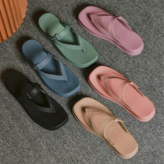 O Chinelo Flat Slide KNC é uma escolha leve e confortável para quem busca praticidade e estilo nos dias mais descontraídos. Sandália Flat Chinelo Flat Flat Antiderrapante Flat Colorido Flat de Verão Flat Plataforma Flat de Praia Flat para Caminhar Flats Sandália Flat Preta Flat Chinelo Macio Chinelo de Casa Chinelo Colorido Chinelo Anti Derrapante Chinelos Macios Chinelo Flat Slide Leve e Confortável - Deluzen