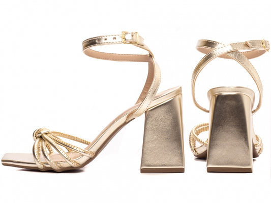 Sandália Feminina de Fivela com Salto Quadrado - Roja Torricella