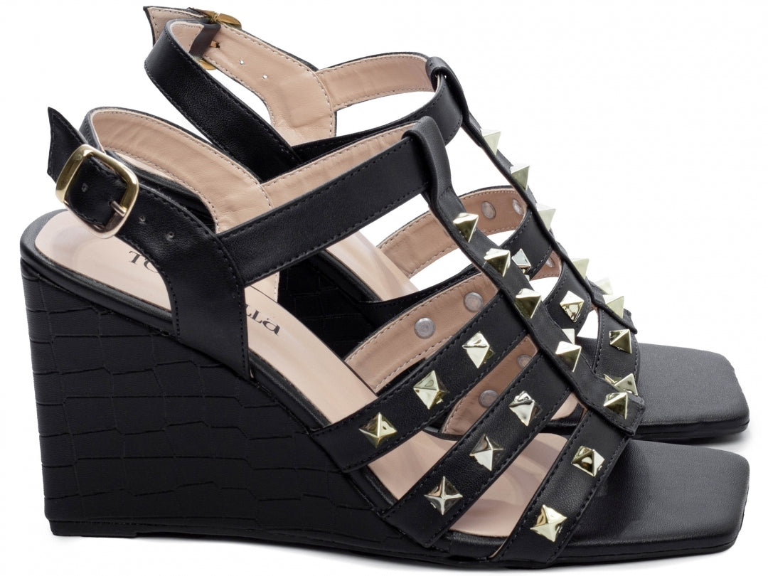 Sandália Anabela Feminina com Fivela e Spikes - Ghotan Torricella