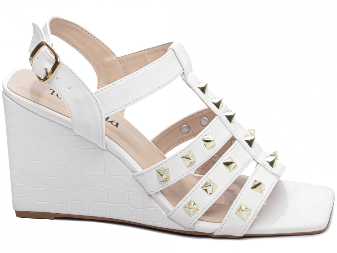 Sandália Anabela Feminina com Fivela e Spikes - Ghotan Torricella