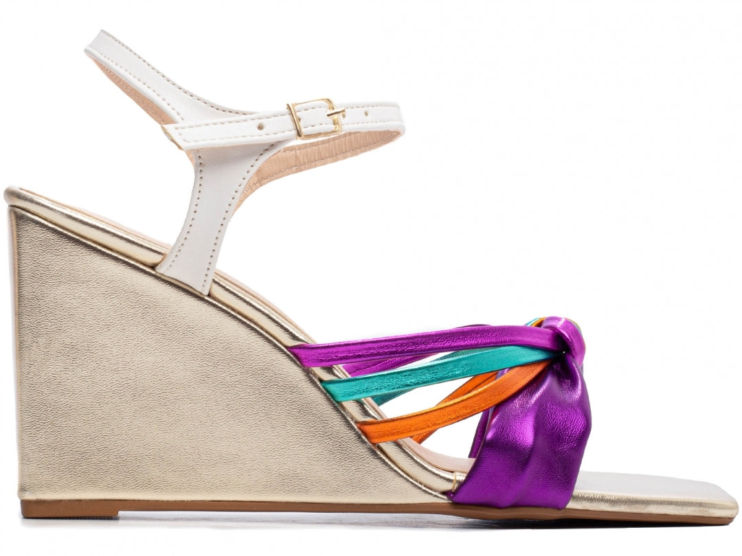 Sandália Anabela Feminina com Fivela - CNL Torricella