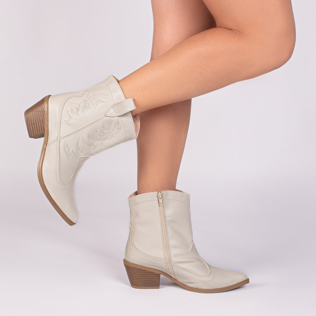 Bota Feminina Country Cano Curto Bico Fino - Holdem Torricella
