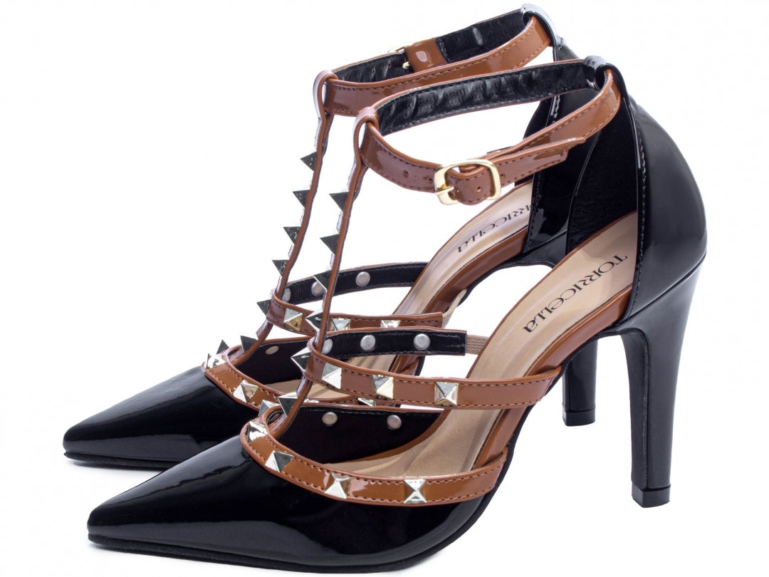 Sapato Feminino Scarpin com Enfeite Pirâmide e Fivela - Blitz Torricella