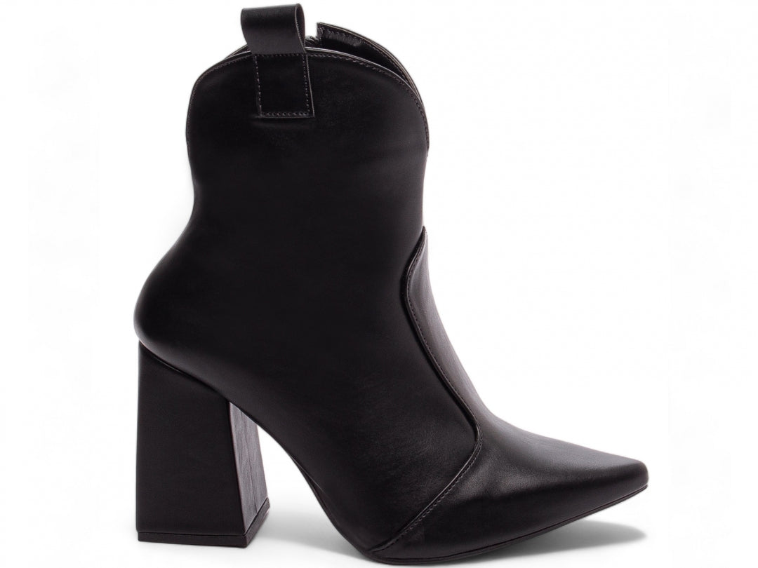 Bota Feminina Cano Curto Salto Grosso Quadrado com Pulseira de Fivela - Onyon Torricella
