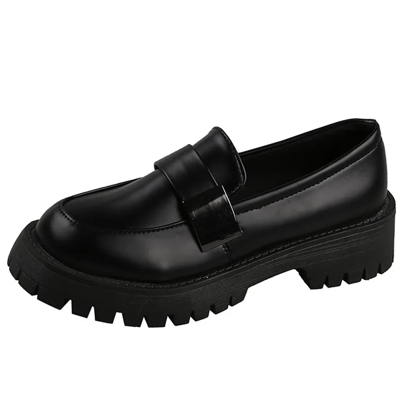 O Mocassim Feminino Sneakz é uma interpretação moderna do estilo britânico, apresentando uma plataforma e cano raso para um toque contemporâneo. Mocassim Mocassim Antiderrapante Mocassim Casual Mocassim Elegante Mocassim Flexível Mocassim Moderna Sapato Mocassim Mocassim Moderno Mocassim Britânico Mocassim Plataforma Mocassim Cano Raso Mocassim Feminino Plataforma Cano Raso Estilo Britânico - Deluzen