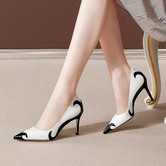 O Salto Scarpin Modelado Rimoci é uma escolha elegante e sofisticada para mulheres que buscam um toque de glamour em seu visual. Scarpin Salto Fino Scarpin Salto Agulha Scarpin Para Trabalhar Scarpin Para Festas Scarpin Moderno Scarpin Fino Scarpin Clássico Scarpin Bico Fino Scarpin 12cm Scarpin Salto Alto Salto Scarpin Modelado Stiletto e Fino - Deluzen