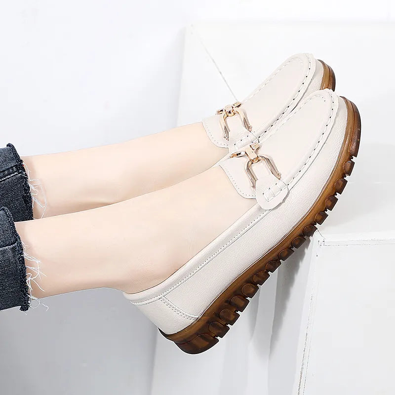 O Mocassim Feminino Lavita é uma escolha casual que combina estilo, praticidade e conforto. Mocassim Mocassim Ortopédico Sapatilha Mocassim Mocassim Antiderrapante Mocassim Casual Mocassim Elegante Mocassim Flexível Mocassim Moderna Sapato Mocassim Mocassim de Luxo Mocassim Moderno Mocassim Feminino Casual Slip On Flexível e Antiderrapante - Deluzen