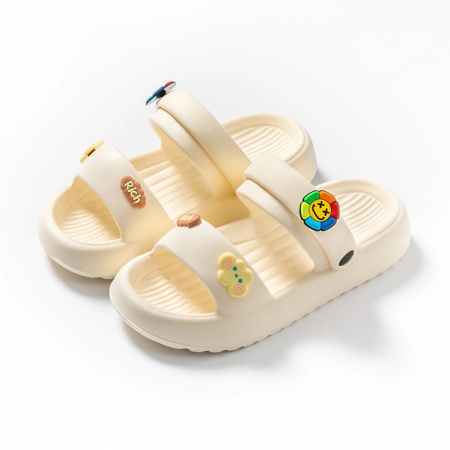 O Chinelo Feminino Nuvem Flat Rich é uma opção perfeita para quem busca conforto e segurança ao caminhar. Chinelo Macio Chinelo Colorido Chinelo Moderno Chinelo Anti Derrapante Chinelos Macios Chinelo Antiqueda Chinelo de Casa Chinelo Nuvem Sandália Flat Flat Colorido Flat Antiderrapante Chinelo Flat Chinelo Feminino Antiderrapante Macio Nuvem Flat - Deluzen