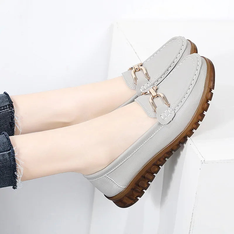 O Mocassim Feminino Lavita é uma escolha casual que combina estilo, praticidade e conforto. Mocassim Mocassim Ortopédico Sapatilha Mocassim Mocassim Antiderrapante Mocassim Casual Mocassim Elegante Mocassim Flexível Mocassim Moderna Sapato Mocassim Mocassim de Luxo Mocassim Moderno Mocassim Feminino Casual Slip On Flexível e Antiderrapante - Deluzen