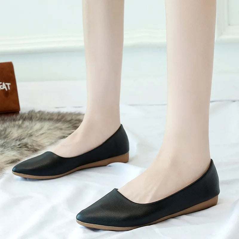 A Sapatilha Feminina Cloe é uma escolha básica, leve e confortável para o dia a dia. Sapatilha Slip On Sapatilha Simples Sapatilha Para Trabalhar Sapatilha Ortopédica Sapatilha Moderna Sapatilha Leve Sapatilha Flexível Sapatilha de Passeio Sapatilha Bico Mole Sapatilha Sapatilha Feminina Básica Leve e Confortável - Deluzen