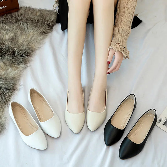 A Sapatilha Feminina Cloe é uma escolha básica, leve e confortável para o dia a dia. Sapatilha Slip On Sapatilha Simples Sapatilha Para Trabalhar Sapatilha Ortopédica Sapatilha Moderna Sapatilha Leve Sapatilha Flexível Sapatilha de Passeio Sapatilha Bico Mole Sapatilha Sapatilha Feminina Básica Leve e Confortável - Deluzen