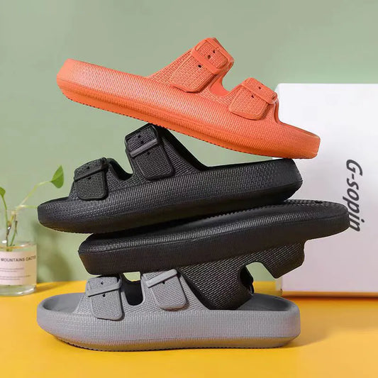 O Chinelo Nuvem de Fivela da marca Slicer é a escolha ideal para quem busca conforto e estilo tanto para mulheres quanto para homens. Chinelo Macio Chinelo Anti Derrapante Chinelo de Casa Chinelo Moderno Chinelo Nuvem Branco Chinelo Nuvem Preto Chinelo Nuvem Verde Chinelos Pantufa Chinelo Antiqueda Chinelo Macios Chinelo Nuvem Cinza Sandálias Macias Sandálias Nuvem Chinelo Nuvem de Fivela Feminino e Masculino Macios e Antiderrapantes - Deluzen