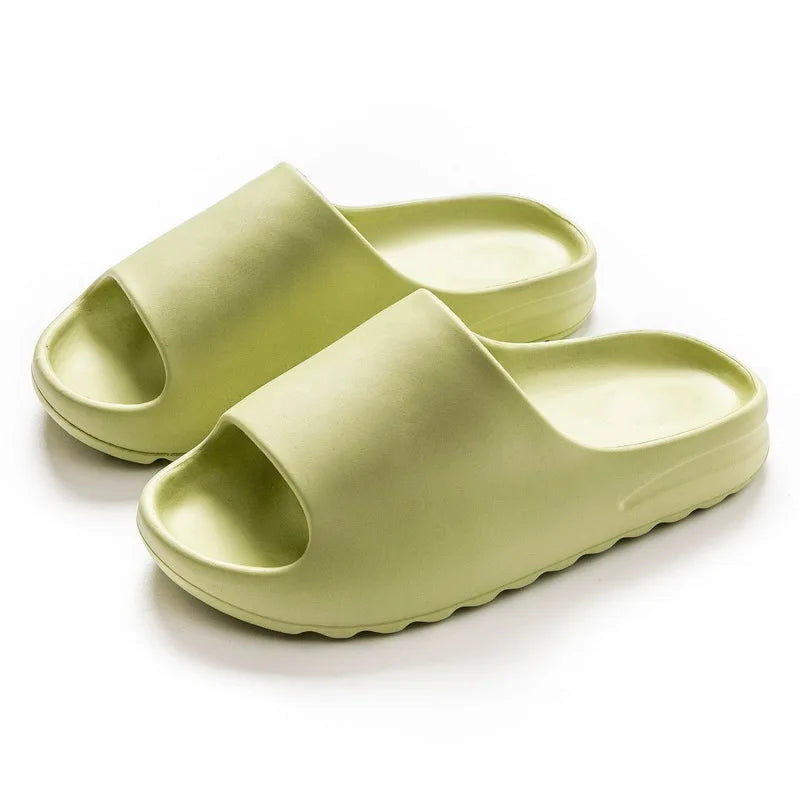 Os Chinelos Nuvem da linha S7V Slide, destinados tanto para mulheres quanto para homens, oferecem uma experiência de conforto e estilo excepcionais. Chinelos De Nuvem Chinelo Macio Chinelos Macios Chinelo Anti Derrapante Chinelo Colorido Chinelo de Casa Chinelo Moderno Chinelo Macios Chinelo Antiqueda Sandálias Macias Sandálias Femininas Chinelo Nuvem Feminino e Masculino Macios e Antiderrapantes - Deluzen