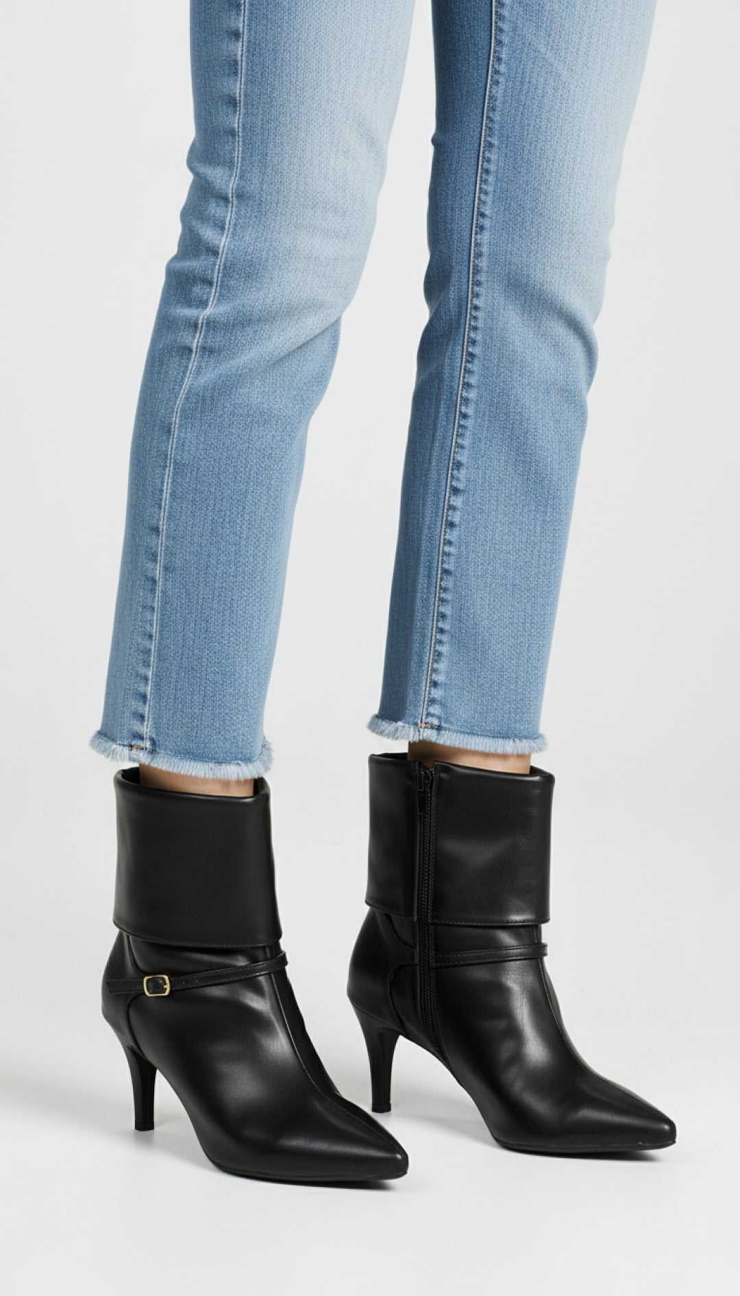 Bota Feminina Ankle Cano Curto e Salto Grosso -  Aisha Torricella