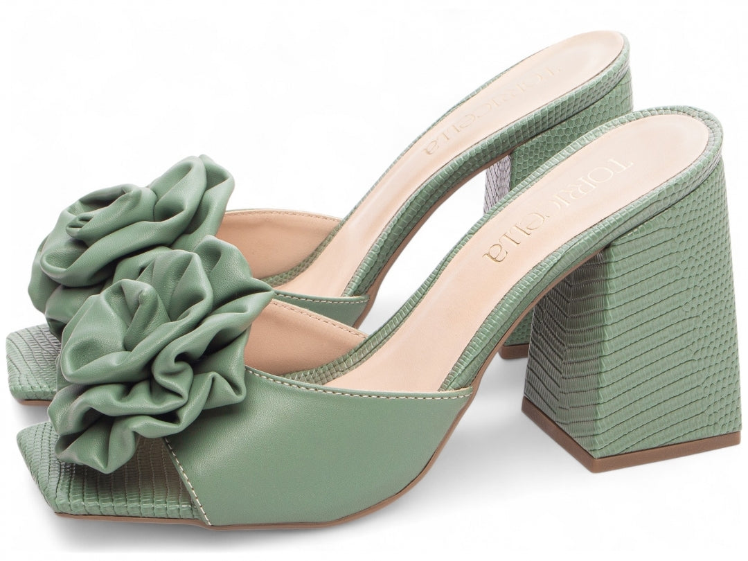 Sandália Tamanco Feminino com Flor Decorativa - FLW Torricella