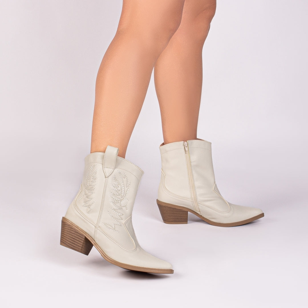 Bota Feminina Country Cano Curto Bico Fino - Holdem Torricella