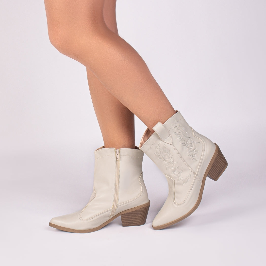 Bota Feminina Country Cano Curto Bico Fino - Holdem Torricella