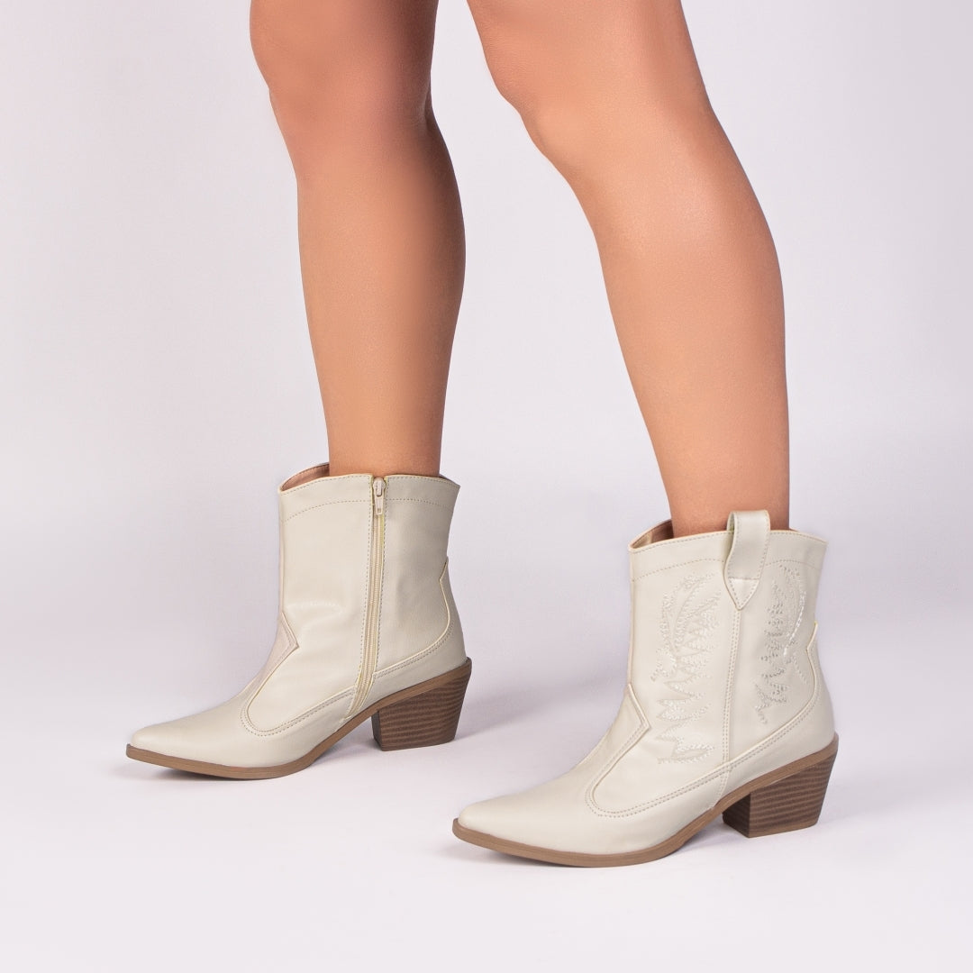 Bota Feminina Country Cano Curto Bico Fino - Holdem Torricella