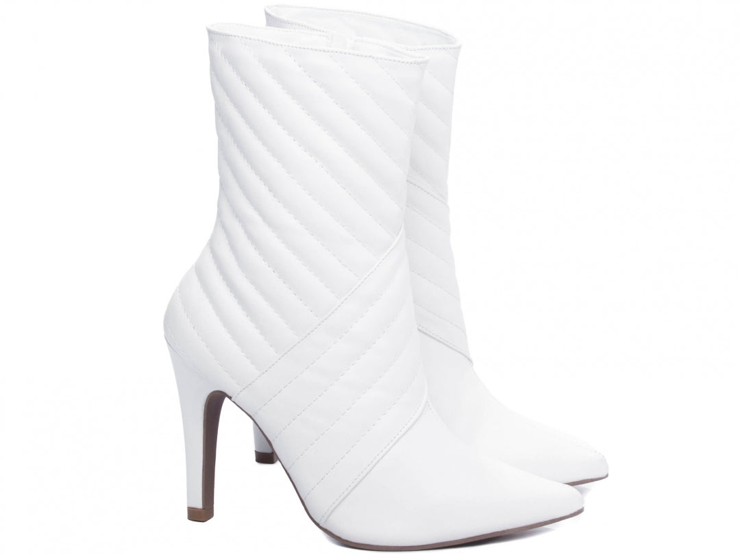 Bota Feminina Bico Fino Detalhada com Zíper - LA Torricella