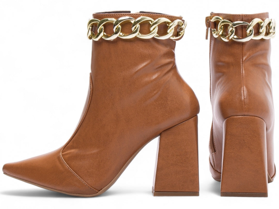 Bota Feminina Bico Fino Liso com Corrente - Fusion Torricella