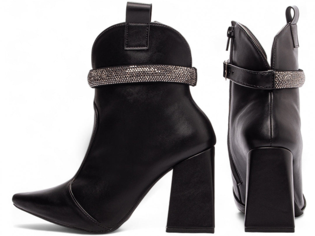 Bota Feminina Cano Curto Salto Grosso Quadrado com Pulseira de Fivela - Onyon Torricella