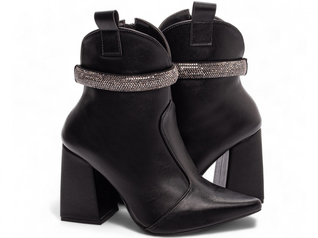 Bota Feminina Cano Curto Salto Grosso Quadrado com Pulseira de Fivela - Onyon Torricella