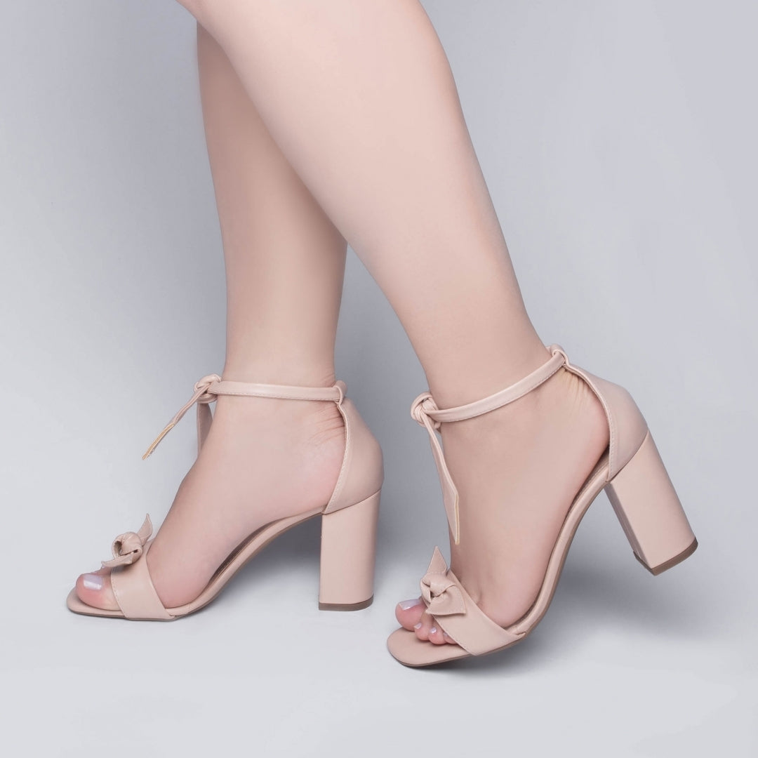 Sandália Feminina Fivela de Laço Salto Grosso - Candie Torricella