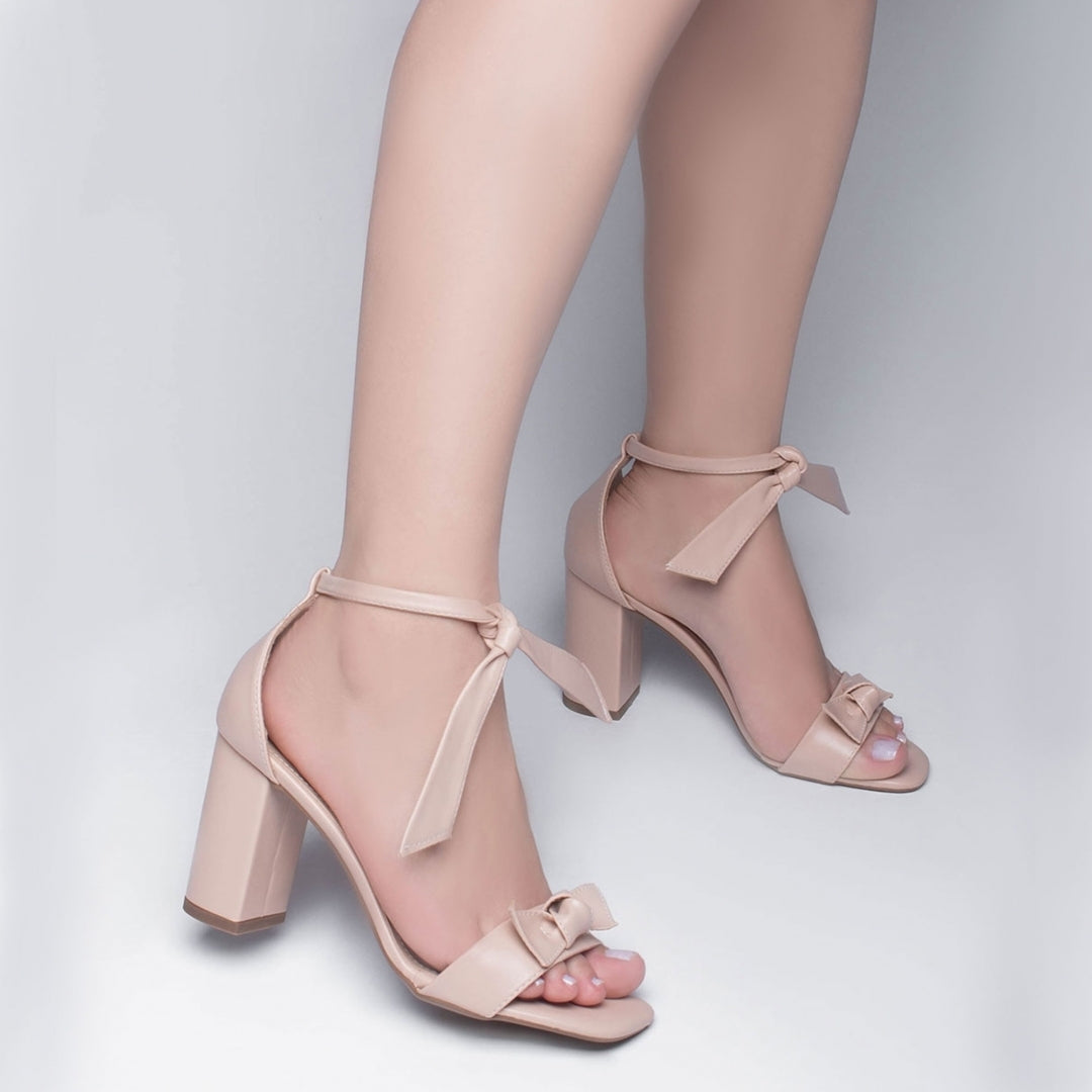 Sandália Feminina Fivela de Laço Salto Grosso - Candie Torricella