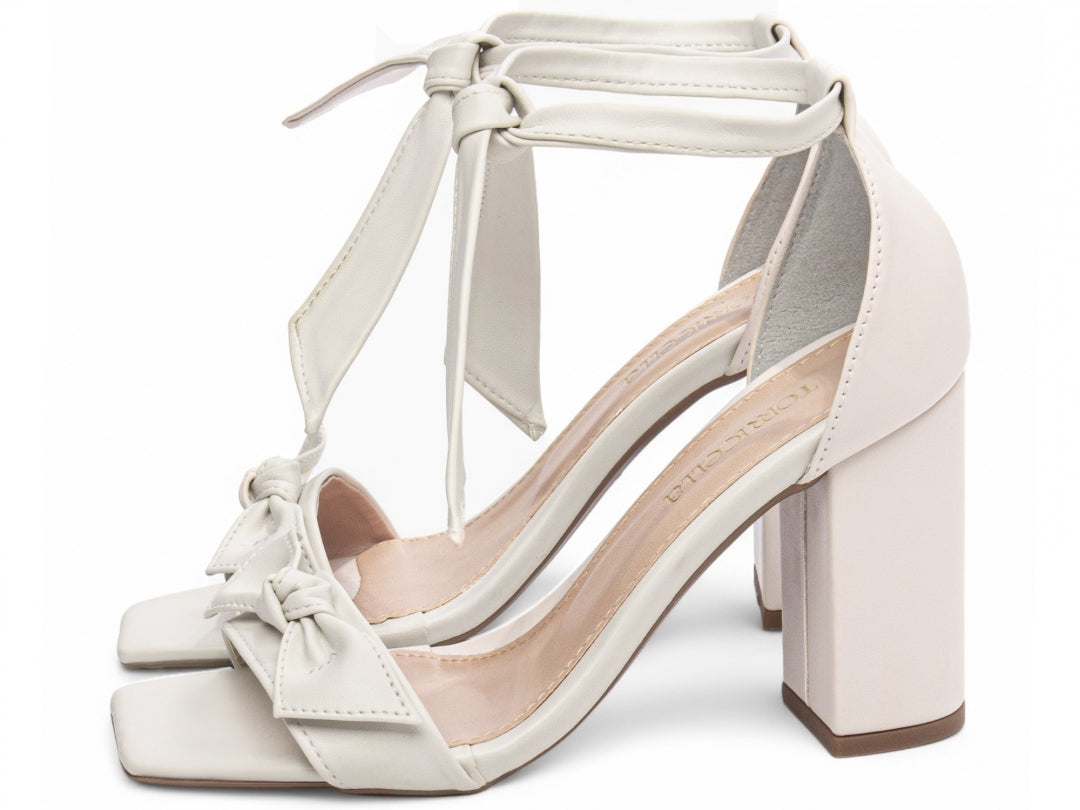 Sandália Feminina Fivela de Laço Salto Grosso - Candie Torricella