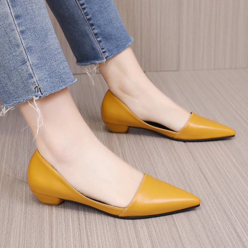 A Sapatilha Feminina Aston é uma opção moderna, elegante e confortável para mulheres que buscam praticidade e estilo. apatilha  Sapatilha Confortável  Sapatilha Leve  Sapatilha Ortopédica  Sapatilha Para Trabalhar  Sapatilha Flexível  Sapatilha de Ponta  Sapatilha Moderna  Sapatilha Slip On  Sapatilha Bico Fino  Sapatilha Fashion  Sapatilha Couro  Sapatilha Simples  Sapatilha Plus Size  Sapatilha Para Grávidas Sapatilha Feminina Bico Fino Moderna Leve e Confortável Slip On - Deluzen