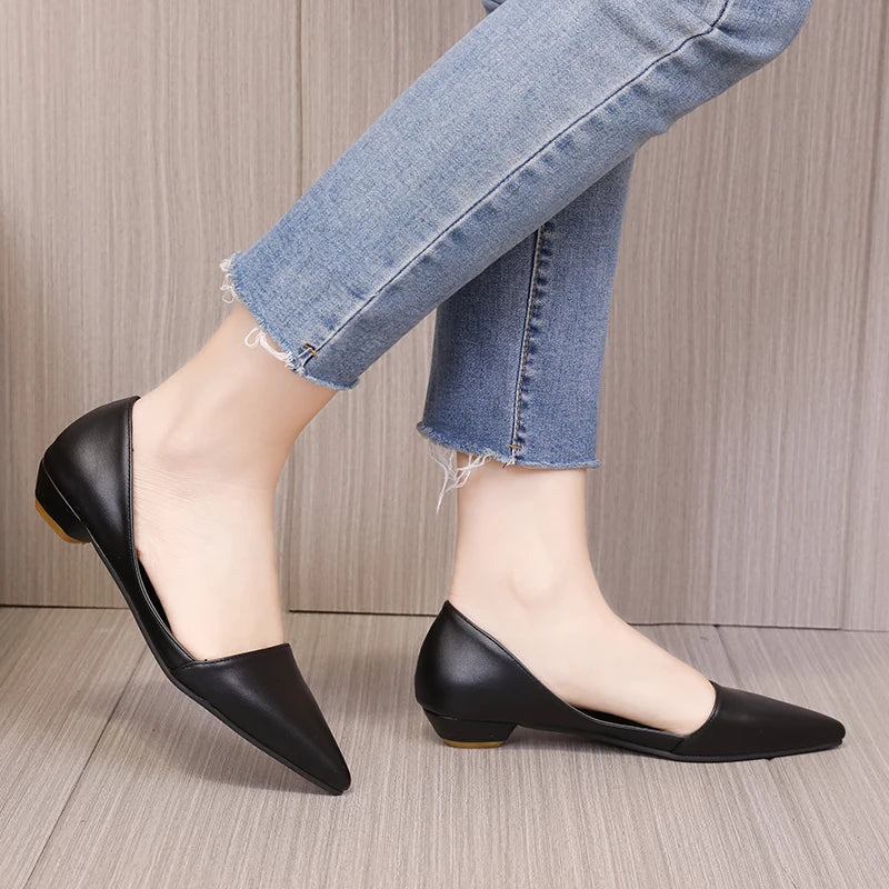 A Sapatilha Feminina Aston é uma opção moderna, elegante e confortável para mulheres que buscam praticidade e estilo. apatilha  Sapatilha Confortável  Sapatilha Leve  Sapatilha Ortopédica  Sapatilha Para Trabalhar  Sapatilha Flexível  Sapatilha de Ponta  Sapatilha Moderna  Sapatilha Slip On  Sapatilha Bico Fino  Sapatilha Fashion  Sapatilha Couro  Sapatilha Simples  Sapatilha Plus Size  Sapatilha Para Grávidas Sapatilha Feminina Bico Fino Moderna Leve e Confortável Slip On - Deluzen