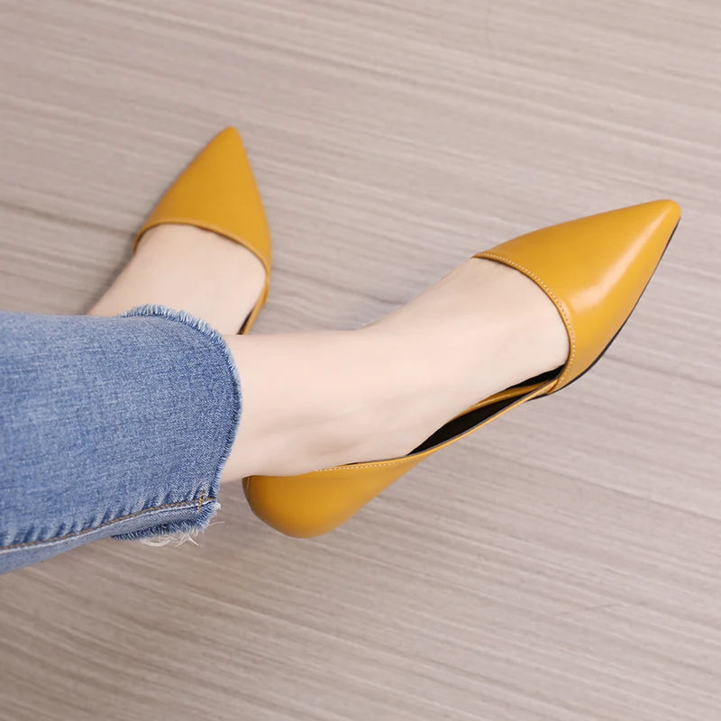 A Sapatilha Feminina Aston é uma opção moderna, elegante e confortável para mulheres que buscam praticidade e estilo. apatilha  Sapatilha Confortável  Sapatilha Leve  Sapatilha Ortopédica  Sapatilha Para Trabalhar  Sapatilha Flexível  Sapatilha de Ponta  Sapatilha Moderna  Sapatilha Slip On  Sapatilha Bico Fino  Sapatilha Fashion  Sapatilha Couro  Sapatilha Simples  Sapatilha Plus Size  Sapatilha Para Grávidas Sapatilha Feminina Bico Fino Moderna Leve e Confortável Slip On - Deluzen