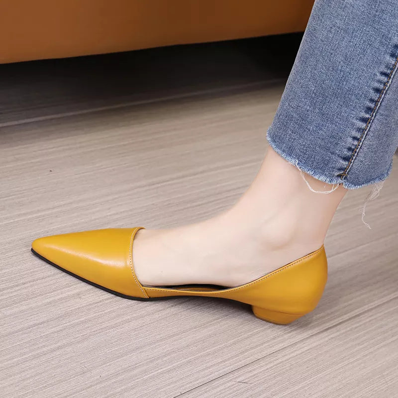 A Sapatilha Feminina Aston é uma opção moderna, elegante e confortável para mulheres que buscam praticidade e estilo. apatilha  Sapatilha Confortável  Sapatilha Leve  Sapatilha Ortopédica  Sapatilha Para Trabalhar  Sapatilha Flexível  Sapatilha de Ponta  Sapatilha Moderna  Sapatilha Slip On  Sapatilha Bico Fino  Sapatilha Fashion  Sapatilha Couro  Sapatilha Simples  Sapatilha Plus Size  Sapatilha Para Grávidas Sapatilha Feminina Bico Fino Moderna Leve e Confortável Slip On - Deluzen