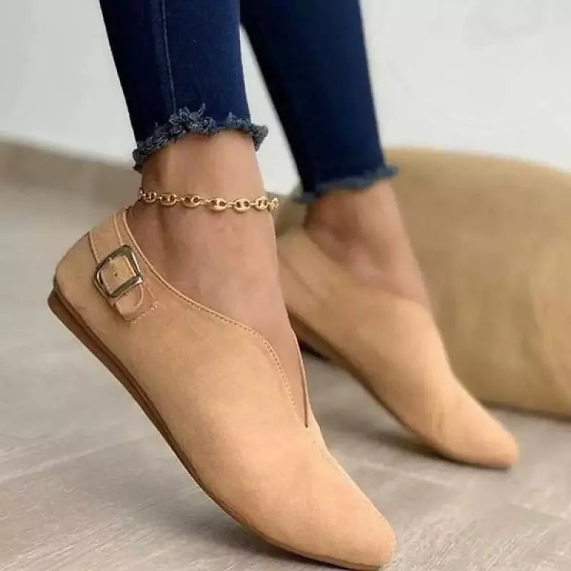 A Sapatilha Feminina Kattana é uma opção moderna e elegante para mulheres que buscam estilo e praticidade. Sapato Feminino  Sapatilha  Sapatilha Confortável  Sapatilha de Ponta  Sapatilha Leve  Sapatilha Flexível  Sapatilha Para Trabalhar  Sapatilha Moderna  Sapatilha Bico Fino  Sapatilha Fashion  Sapatilha Feminina Moderna Slip On Bico Fino - Deluzen