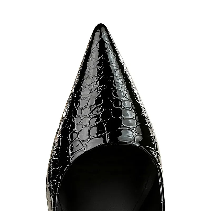 O Scarpin Salto Alto Agulha Stiletto Cintilante Seasons Bigtree é uma escolha deslumbrante para mulheres que desejam destacar-se com elegância e brilho. Scarpin  Scarpin Bico Fino  Scarpin Clássico  Scarpin Fino  Scarpin Moderno  Scarpin Salto Fino  Scarpin Cintilante  Scarpin Para Festas  Scarpin Para Trabalhar  Scarpin Salto Agulha  Scarpin 10cm  Salto Alto  Sapato com Salto  Salto Scarpin Salto Alto Agulha Stiletto Cintilante - Deluzen