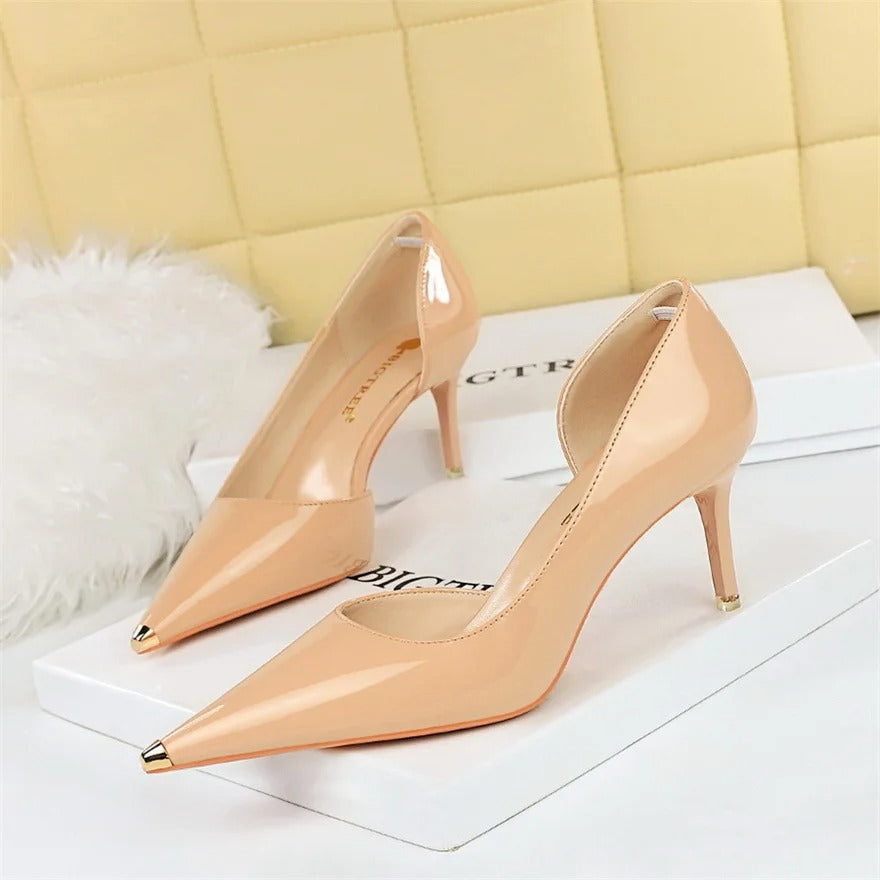 Scarpin Feminino Salto Agulha com Ponta de Metal - AGL Bigtree