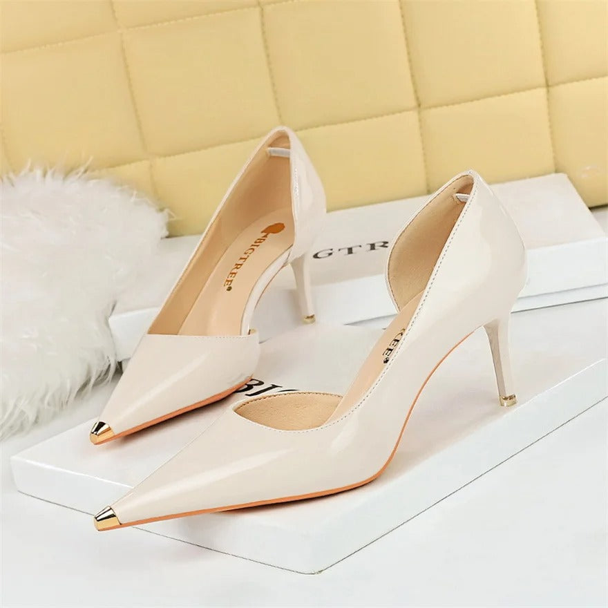 Scarpin Feminino Salto Agulha com Ponta de Metal - AGL Bigtree