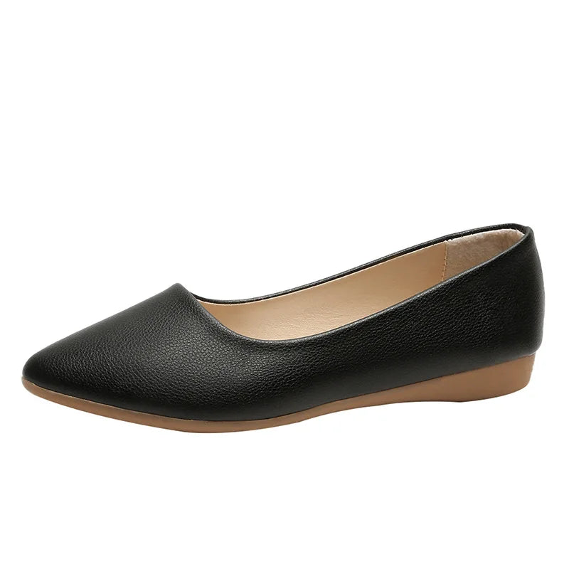 A Sapatilha Feminina Cloe é uma escolha básica, leve e confortável para o dia a dia. Sapatilha Slip On  Sapatilha Simples  Sapatilha Para Trabalhar  Sapatilha Ortopédica  Sapatilha Moderna  Sapatilha Leve  Sapatilha Flexível  Sapatilha de Passeio  Sapatilha Bico Mole  Sapatilha Sapatilha Feminina Básica Leve e Confortável - Deluzen