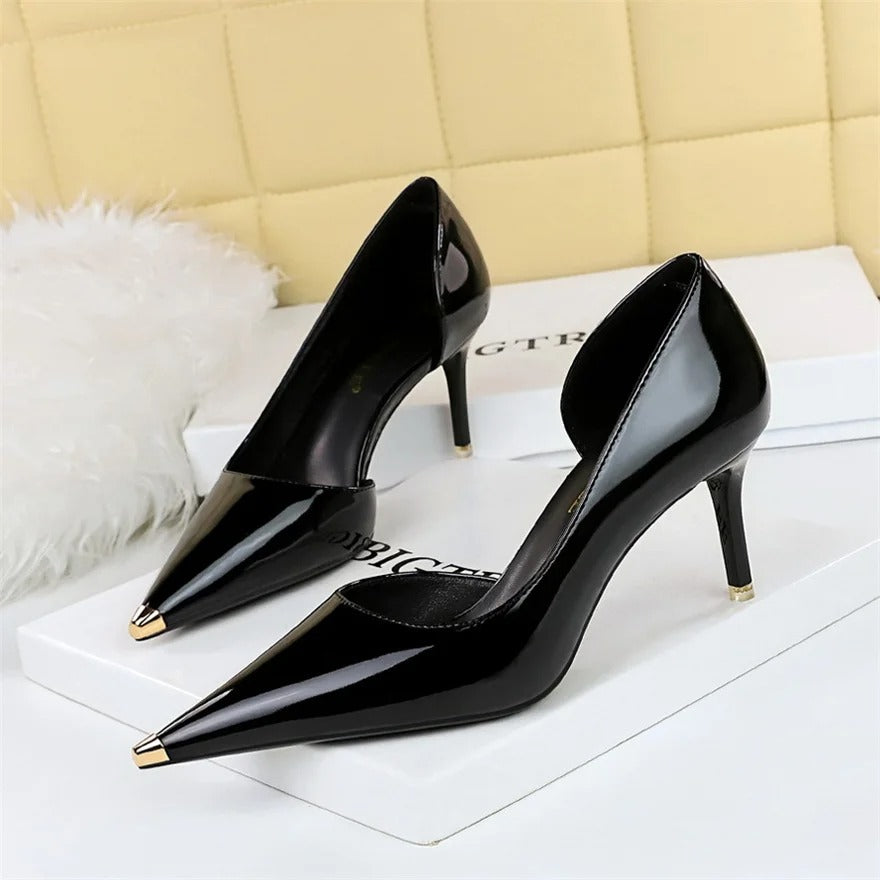 Scarpin Feminino Salto Agulha com Ponta de Metal - AGL Bigtree