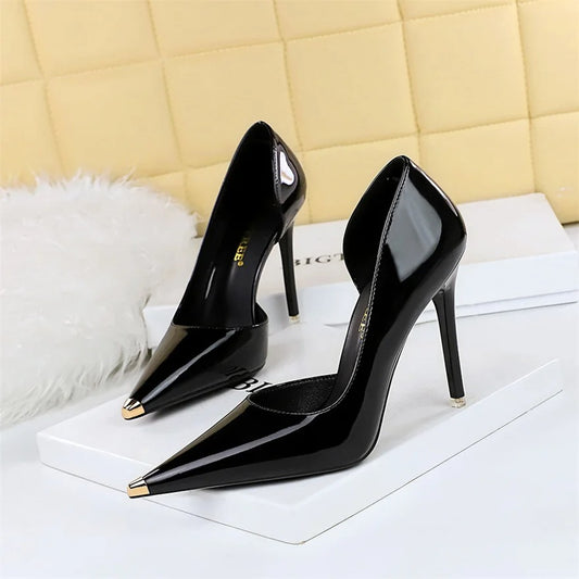 Scarpin Feminino Salto Agulha com Ponta de Metal - AGL Bigtree