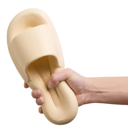 Os Chinelos Nuvem da linha Softys oferecem uma experiência de conforto excepcional para mulheres e homens. Sandálias Nuvem  Sandálias Macias  Chinelos Pantufa  Chinelos Macios  Chinelos De Nuvem  Chinelo Nuvem Verde  Chinelo Nuvem Preto  Chinelo Nuvem Laranja  Chinelo Nuvem Cáqui  Chinelo Nuvem Branco  Chinelo Nuvem  Chinelo Moderno  Chinelo Macio  Chinelo Antiqueda  Chinelo Anti Derrapante  Chinelo Nuvem Feminino e Masculino Macios e Antiderrapantes - Deluzen
