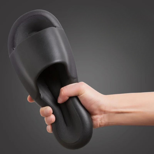Os Chinelos Nuvem da linha Softys oferecem uma experiência de conforto excepcional para mulheres e homens. Sandálias Nuvem  Sandálias Macias  Chinelos Pantufa  Chinelos Macios  Chinelos De Nuvem  Chinelo Nuvem Verde  Chinelo Nuvem Preto  Chinelo Nuvem Laranja  Chinelo Nuvem Cáqui  Chinelo Nuvem Branco  Chinelo Nuvem  Chinelo Moderno  Chinelo Macio  Chinelo Antiqueda  Chinelo Anti Derrapante  Chinelo Nuvem Feminino e Masculino Macios e Antiderrapantes - Deluzen