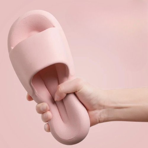 Os Chinelos Nuvem da linha Softys oferecem uma experiência de conforto excepcional para mulheres e homens. Sandálias Nuvem  Sandálias Macias  Chinelos Pantufa  Chinelos Macios  Chinelos De Nuvem  Chinelo Nuvem Verde  Chinelo Nuvem Preto  Chinelo Nuvem Laranja  Chinelo Nuvem Cáqui  Chinelo Nuvem Branco  Chinelo Nuvem  Chinelo Moderno  Chinelo Macio  Chinelo Antiqueda  Chinelo Anti Derrapante  Chinelo Nuvem Feminino e Masculino Macios e Antiderrapantes - Deluzen